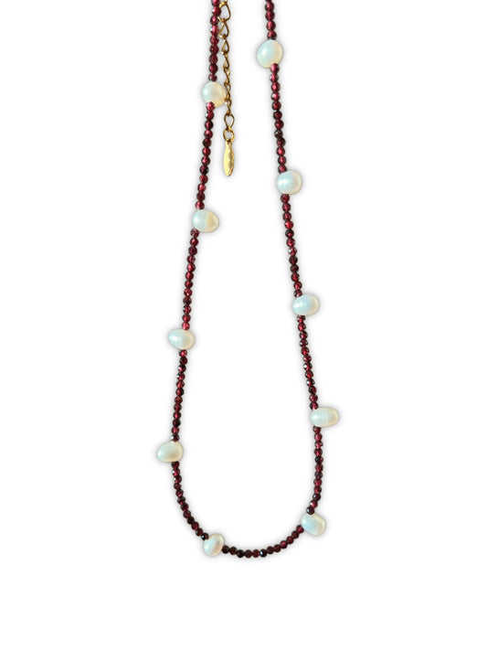 Red garnet with natural pearl necklace